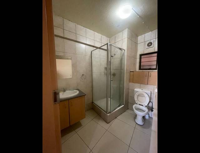 1 BEDROOM APARTMENT FOR SALE IN BRAAMFONTEIN WERF